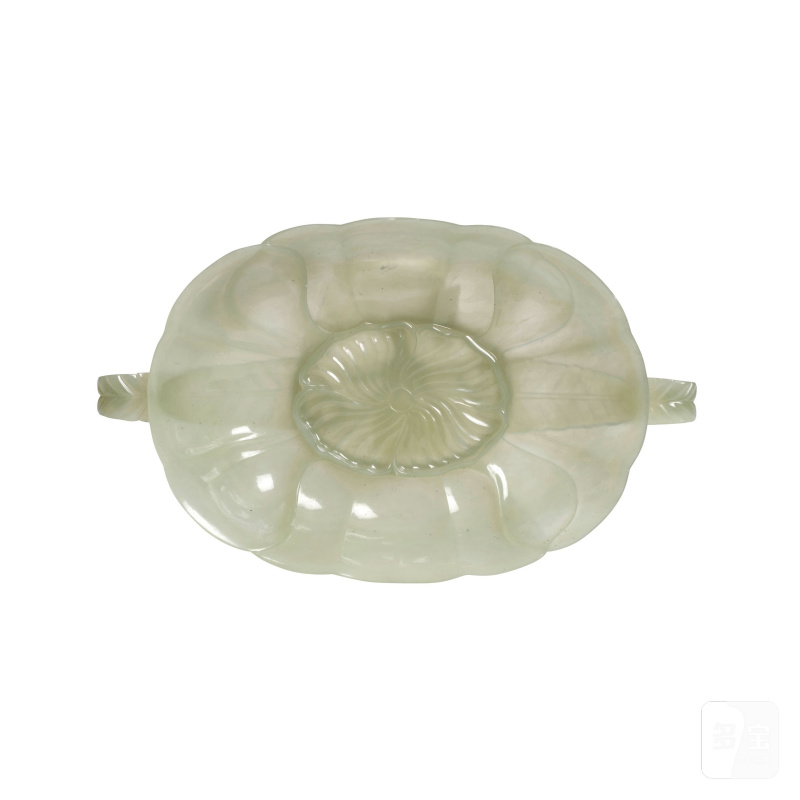 二十世紀 蒙兀兒式青玉雙耳葵花形長盤 | A MUGHAL-STYLE CELADON JADE OVAL MELLOW-FORM DISH WITH LEAF HANDLES - 图2